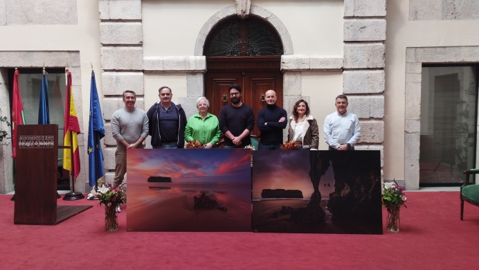 El Ayuntamiento de Llanes recibe a Rodrigo Núñez Buj, Premio Nacional de Fotografía 2024 - Concejo de Llanes