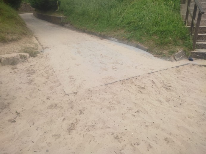 El Ayuntamiento de Llanes finaliza la reparación del acceso a la playa de Póo - Concejo de Llanes