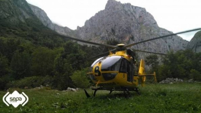 Rescatado un ciclista tras caer por un barranco de unos diez metros en Ponga