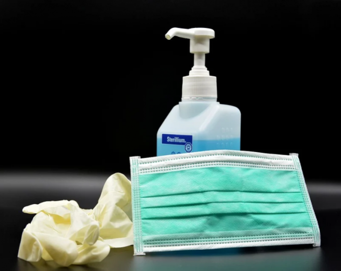 La mar: destino final de miles de guantes y mascarillas - Ecología y Medioambiente