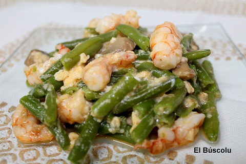 Revuelto de judías verdes, gambas y champiñones - Les recetines