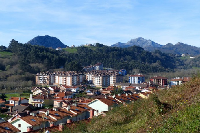 Incendio en una vivienda en  Monte Somos,  Ribadesella - Concejo de Ribadesella
