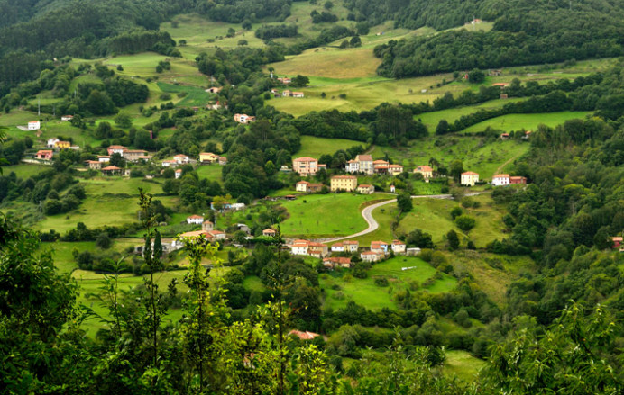 Medio Ambiente destina 490.500 euros a la construcción de una depuradora en La Riera, en Colunga - Concejo de Colunga