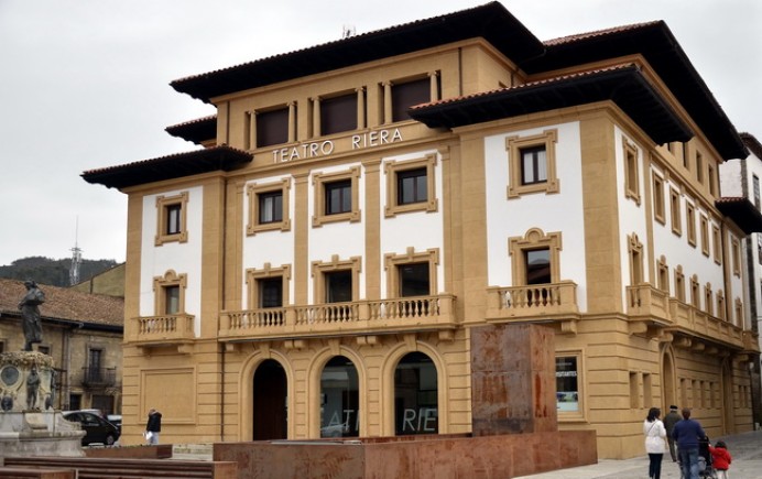 El Teatro Riera superó en 2017 los 15 espectadores - Concejo de Villaviciosa