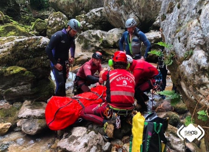 Rescate fluvial con fallecidos en Cabrales - Concejo de Cabrales
