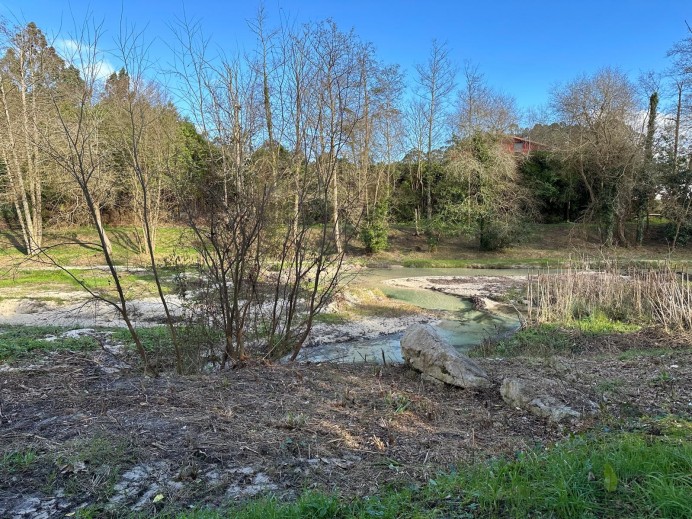 Los Socialistas de Llanes exigen la retirada urgente de los áridos del ríu Calabres a su paso por Bricia - Concejo de Llanes
