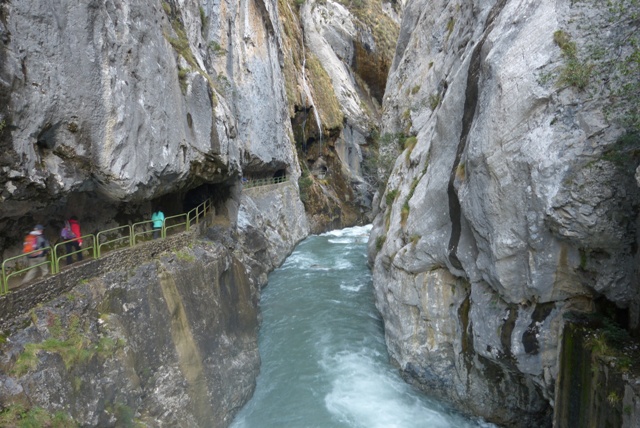 Reabierta la ruta del Cares tras la retirada de dos aludes de grandes dimensiones - Asturias