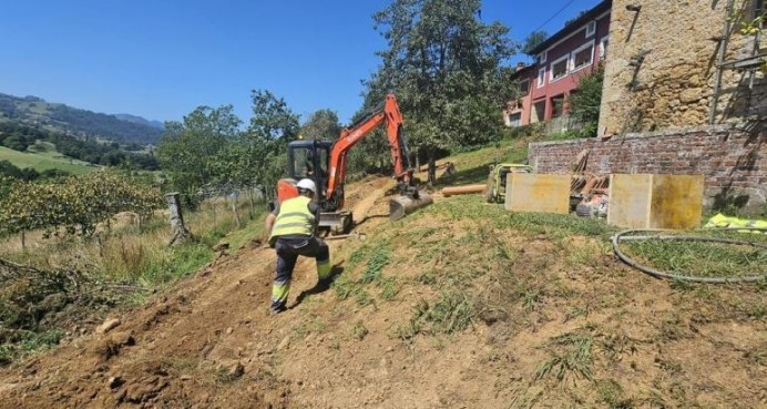 El Gobierno de Asturias mejora el saneamiento de Arobes (Parres) con una inversión de 592.000 euros - Concejo de Parres