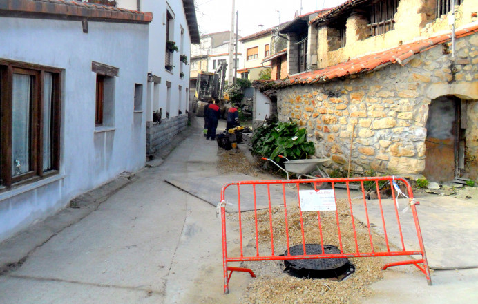 En marcha saneamiento barrio El Collau, Villahormes - Concejo de Llanes