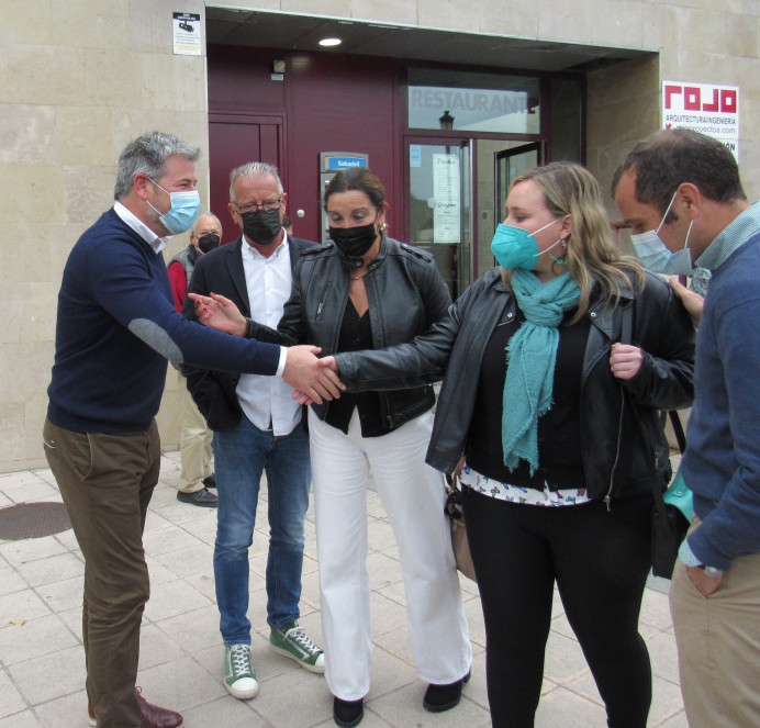 Sergio Garcia, diputado de Ciudadanos apoya la creación de una línea de autobús directa entre los concejos del interior del Oriente de Asturias y Gijón - Concejo de Cangas de Onís