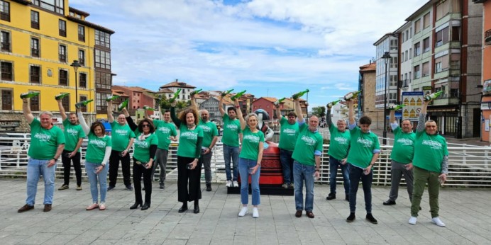 Los hosteleros de Llanes se comprometen con la sidra de Asturias. - Concejo de Llanes