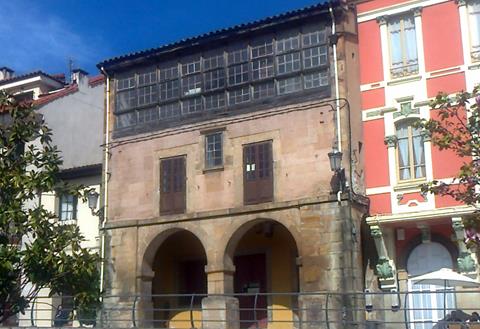 Catálogo de Recursos históricos y artísticos del Concejo de Colunga.COLUNGA:Casa de soportales - Recursos turísticos del concejo de Colunga