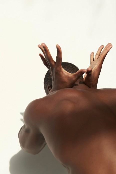 El espectáculo de danza Stranger, de Chus  Western, y la exposición de fotografía de  Manel Esclusa, protagonistas de la Noche  Blanca 2024 en el Centro Niemeyer - Sociedad y Cultura