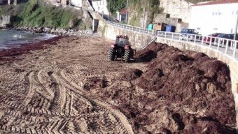 Un tractor en el Escanu - La actualidad en imágenes