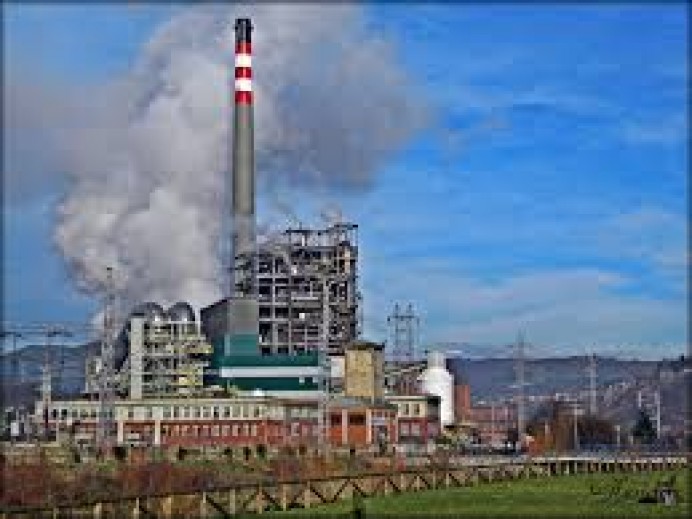 El eurodiputado Florent Marcellesi de Equo lleva ante la comisión Europea el Real Decreto que pretende parar el cierre de las térmicas. - Política