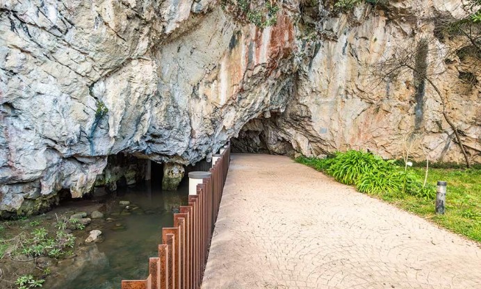 Cultura invertirá 268.000 euros para mejorar la conservación de las cuevas de Tito Bustillo y Ardines