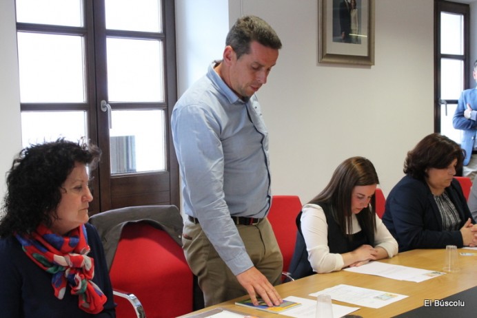 El Alcalde de Colunga acusa al PP de obstaculizar el servicio de Podología para los mayores del concejo - Concejo de Colunga