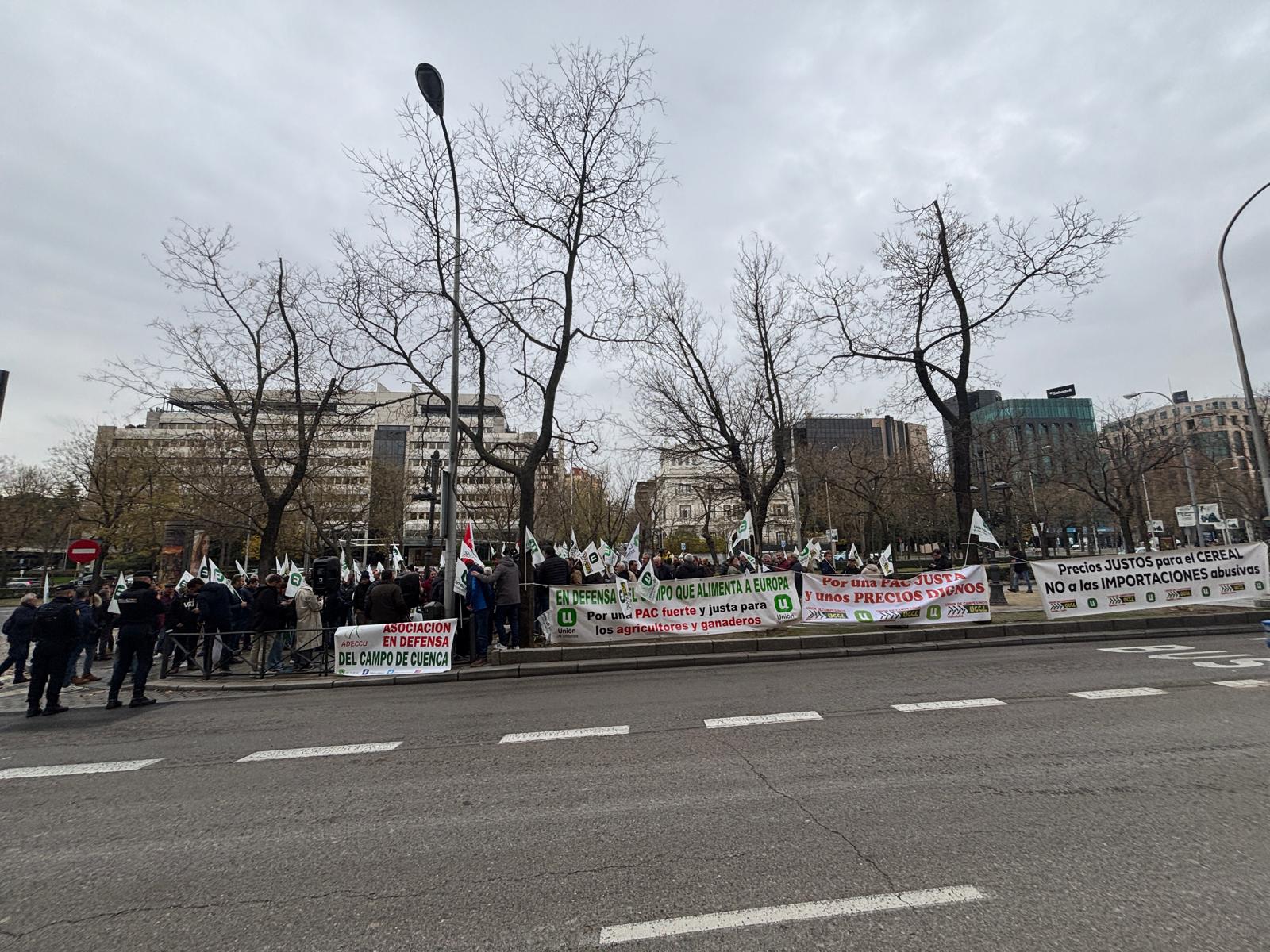 Unión de uniones anuncia una gran tractorada en Madrid para Febrero con movilizaciones previas en Asturias - Asturias