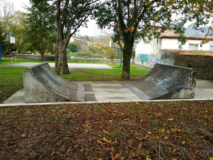 La U vuelve a dar cancha a los patinetes - Concejo de Colunga