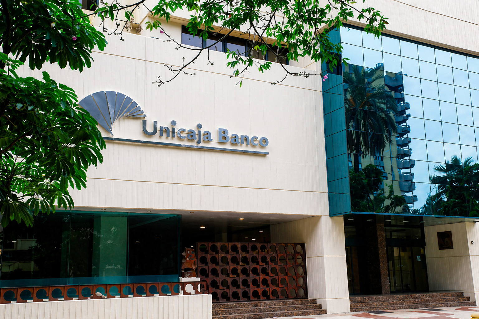 El TJUE respalda a los consumidores en los casos de phishing de Unicaja y refuerza el derecho a recuperar el dinero sustraído - Asturias