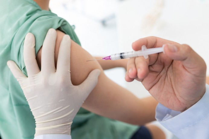 Asturias inicia la vacunación contra la gripe 2025 para mayores de 60 años, enfermos crónicos y embarazadas - Asturias