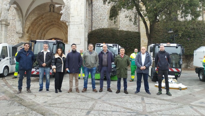 Llanes presenta los nuevos vehículos para el servicio de limpieza viaria - Concejo de Llanes