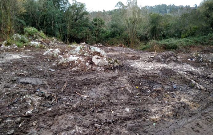 Una treintena camiones de basura vertedero La Llera - Concejo de Llanes