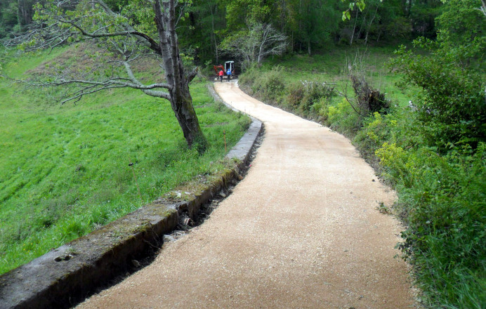 Mejora camino Corza, en Vibañu, acceso a pastizales - Concejo de Llanes