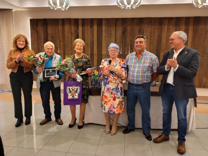 La asociación de personas mayores Cuídame-Cuídome celebró su Día del Socio con homenajes a los asociados de mayor edad y colaboradora - Concejo de Villaviciosa