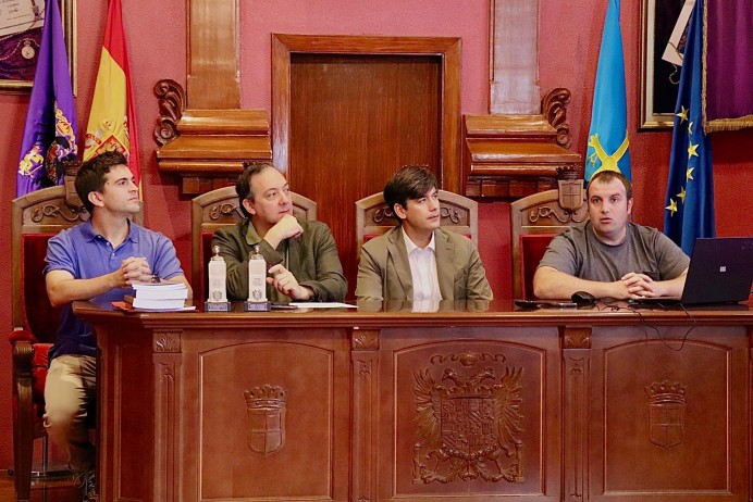 Villaviciosa reconoce la labor de la asociación Villaviciosa ConCiencia y de jóvenes investigadores locales - Concejo de Villaviciosa