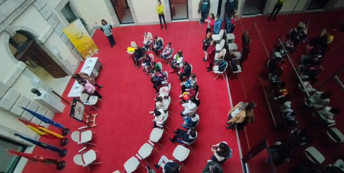 Los niños visitan el Ayto - Concejo de Llanes