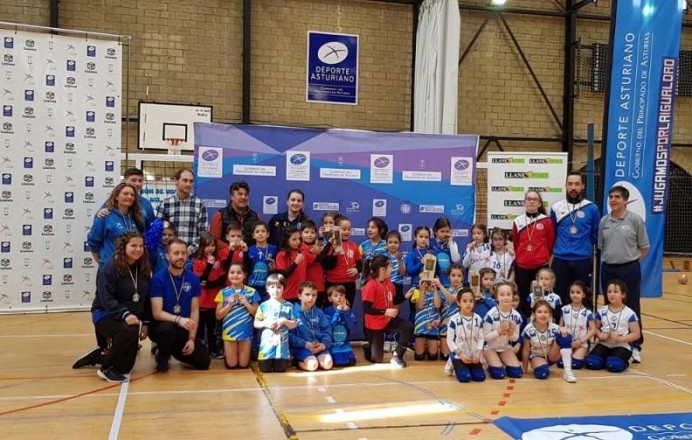 Fase final mini benjamín de voleibol en Llanes - Concejo de Llanes