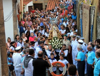 Llastres celebró su Día de Asturias procesionando a la Virgen del Buen Suceso - Fiestas y Tradiciones