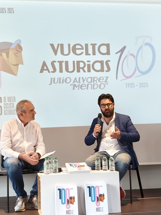 Presentación en Llanes del libro y la exposición sobre el centenario de la Vuelta Ciclista a Asturias - Concejo de Llanes