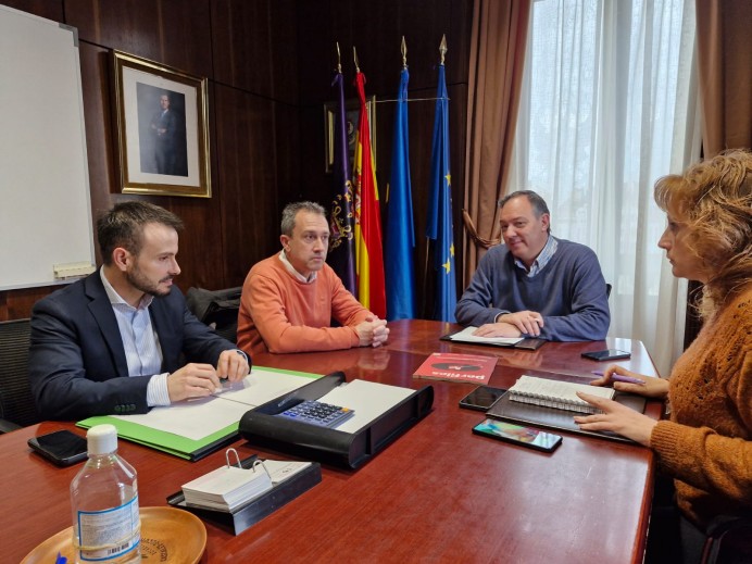 Zapico anuncia una inversión de 3,6 millones para mejorar la accesibilidad y la eficiencia energética de 71 viviendas públicas de Villaviciosa - Concejo de Villaviciosa