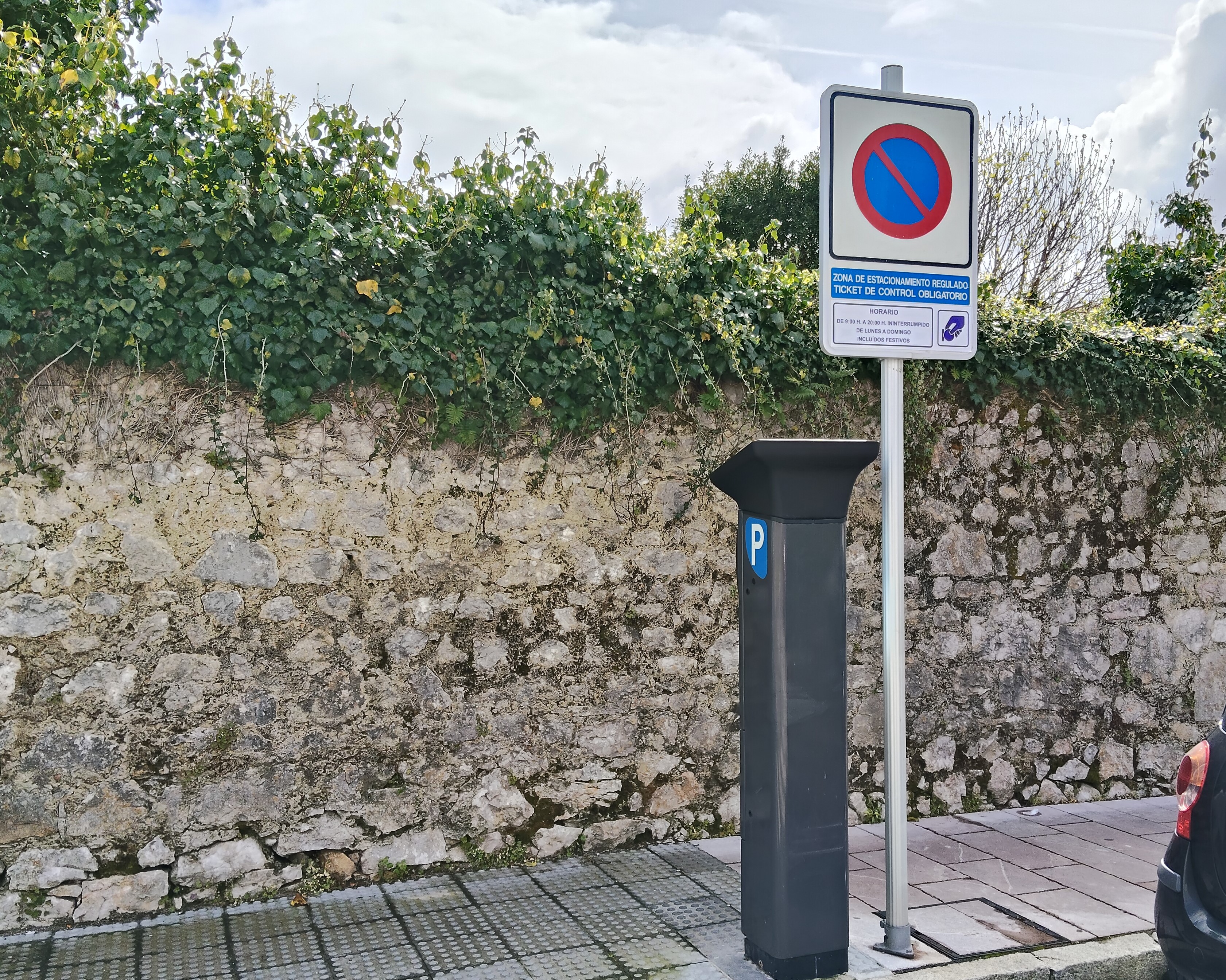 Llanes regula el aparcamiento en Semana Santa con zona azul: fechas, horarios y precios - Concejo de Llanes